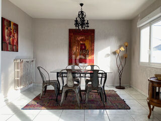  Appartement à louer 4 pièces 132 m²