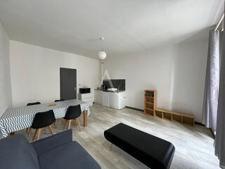  Appartement à louer 2 pièces 37 m²