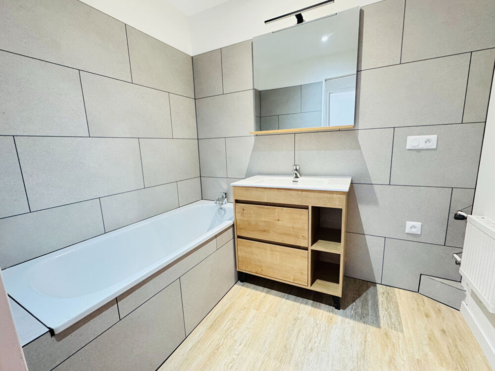 Location Appartement T4BIS DE 103.67 m2 RUE CHARLES DUMONT Dijon