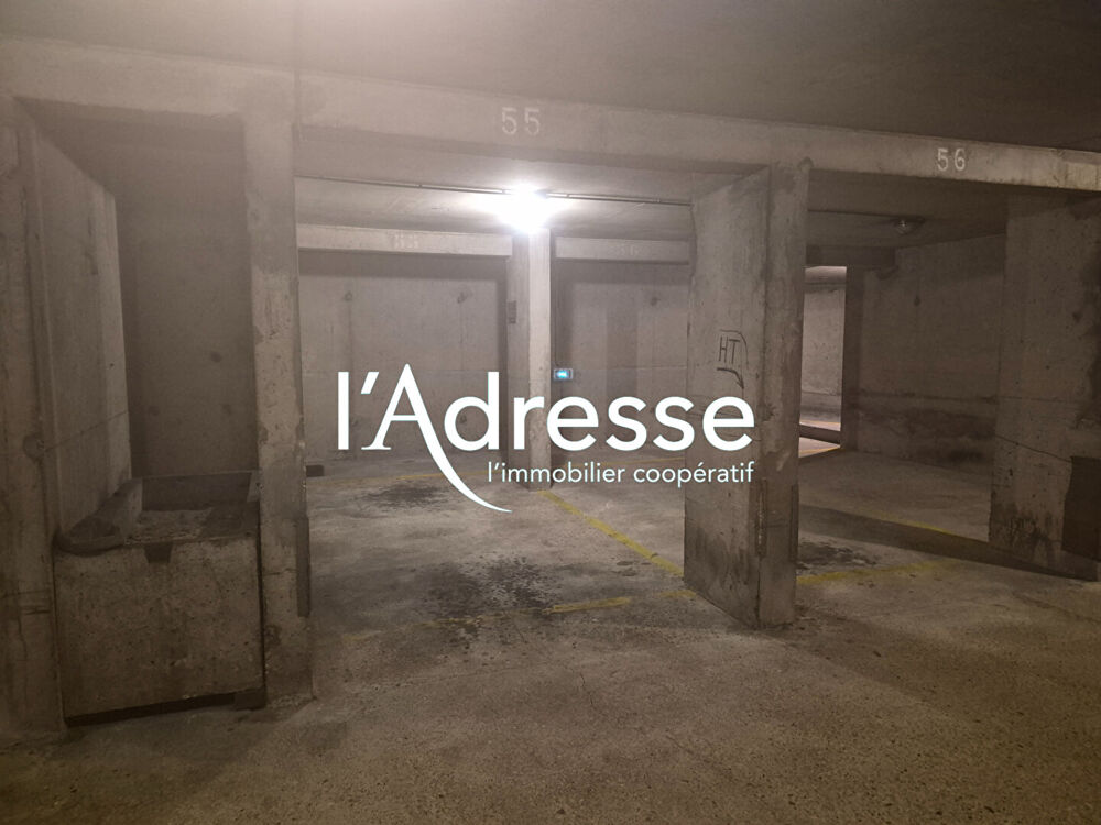 Vente Parking/Garage Place de parking pour investissement locatif (ou petite voiture) // Métros Faidherbe - Reuilly - Ledru Rollin Paris 12