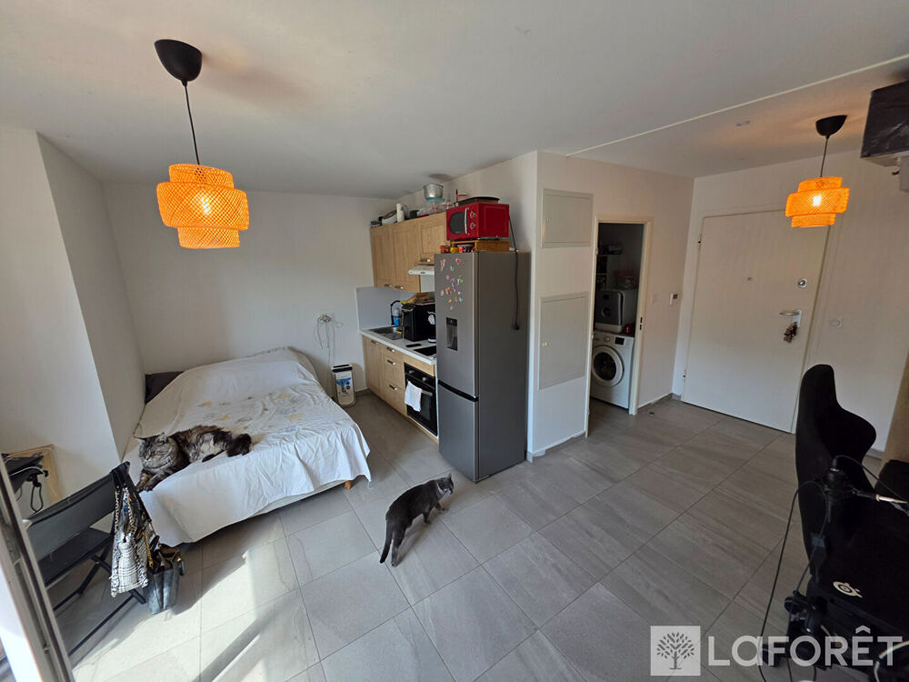 Appartement Carros les plans studio 27 m2 + Balcon+ stationnement