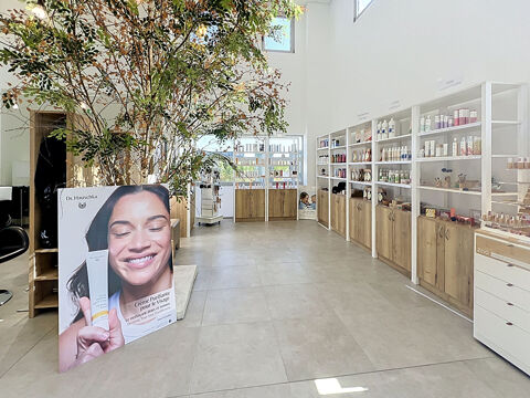   Fonds de commerce Salon de Coiffure Végétale Emplacement Premium ? Crêches-sur-Saône 