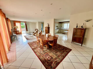  Appartement  vendre 8 pices 179 m