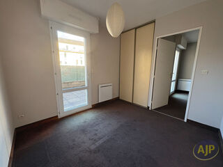  Appartement à louer 2 pièces 33 m²
