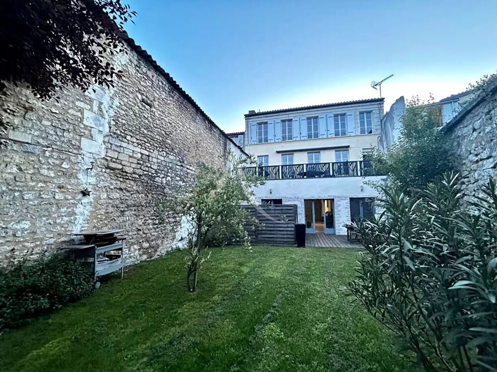 Vente Appartement ROCHEFORT  Hyper-centre : Élégance et charme au coeur d'un hôtel particulier Rochefort