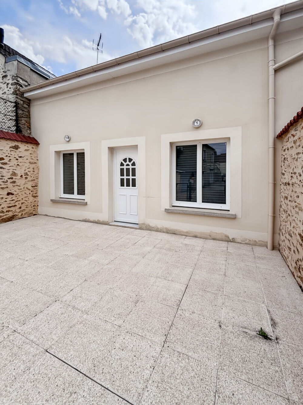 À LOUER - MAISON - MENNECY