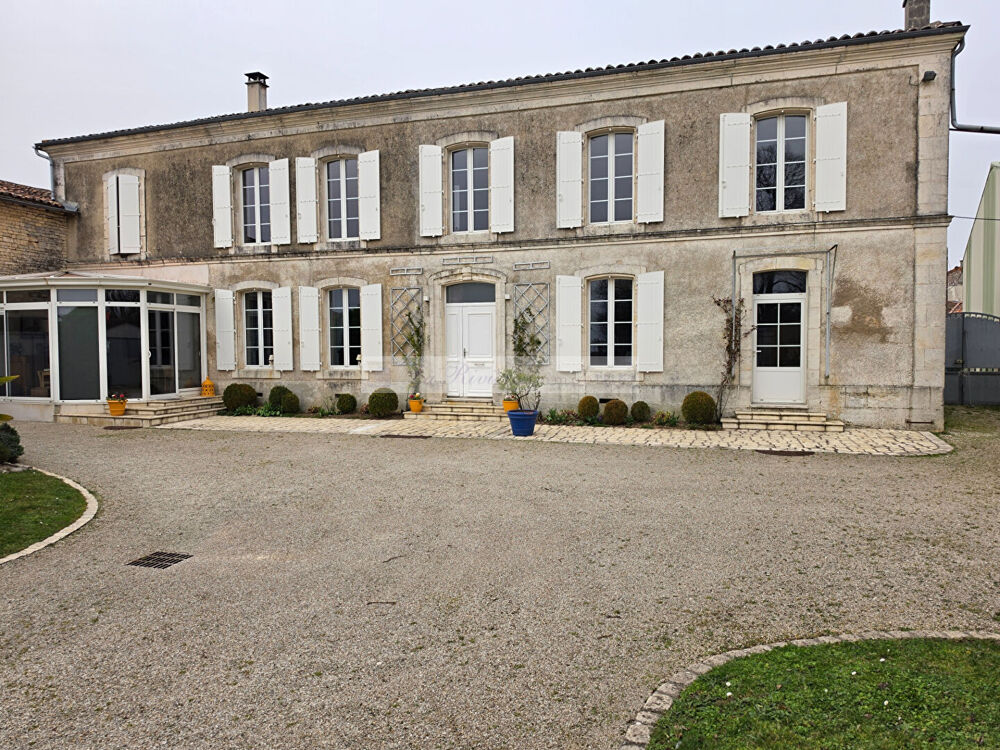 Maison 15 pièces 294 m² · à Rouillac · 294 m² · 346 500 €