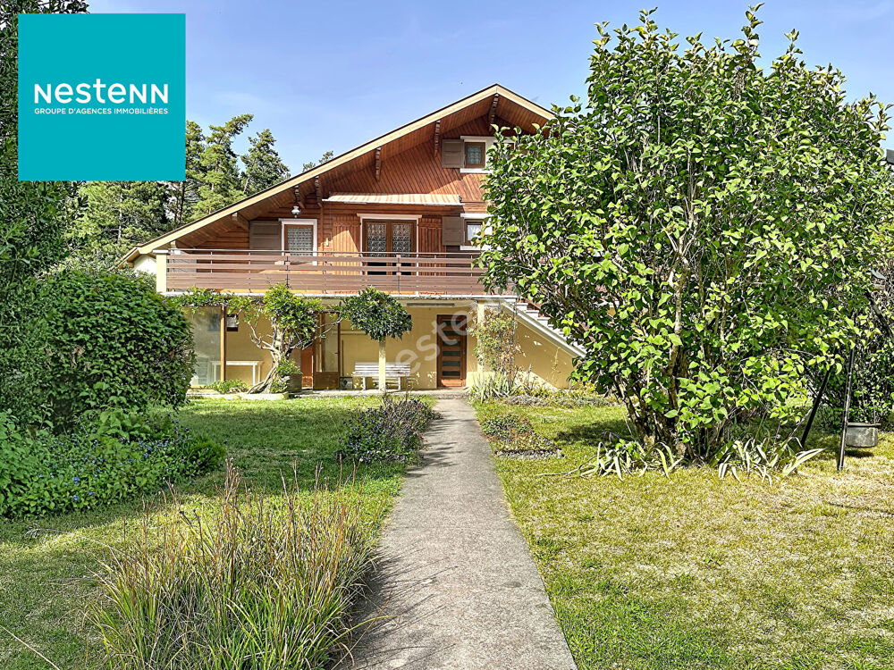 FAVERGES-SEYTHENEX _ Maison 5 pièces de 180 m², avec beau jardin arboré, à vendre