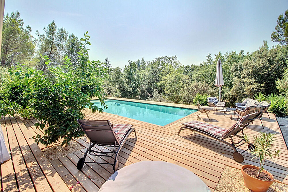 A VENDRE EN EXCLUSIVITÉ ! FIGANIÈRES Maison de plain-pied 126 m² 3 chambres Piscine et terrain de 2074 m²