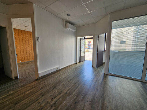 LOCAL COMMERCIAL ou PROFESSIONNEL - 50m&sup2; 500 38480 Le pont de beauvoisin