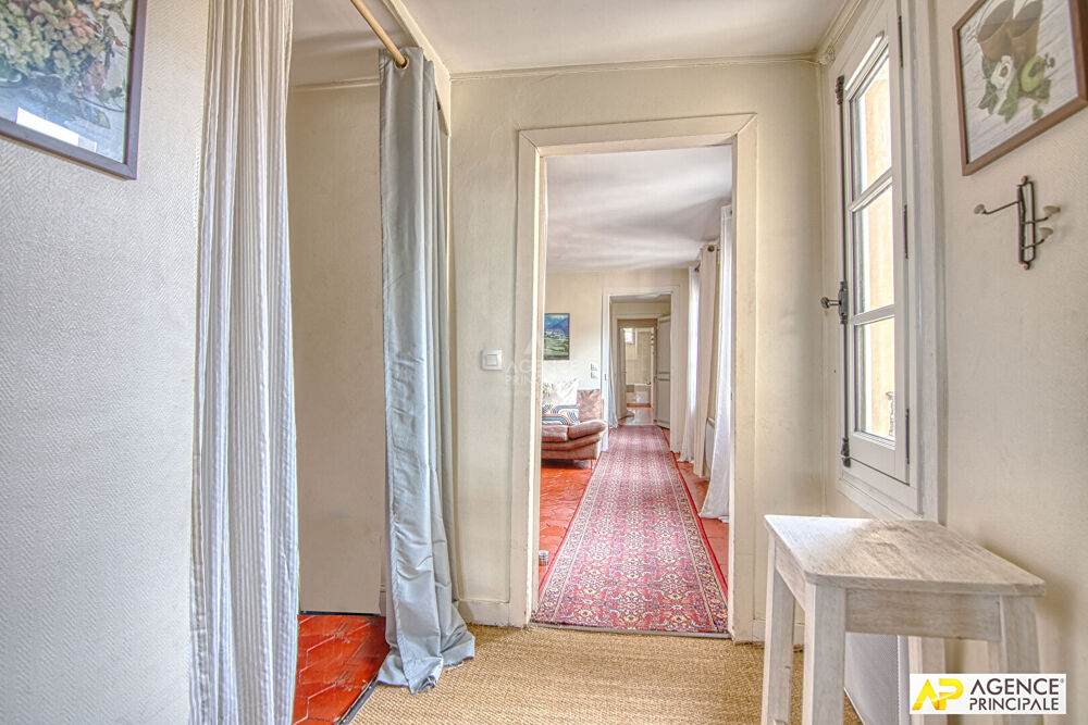 Vente Appartement Versailles Notre-Dame- Appartement 3 pièces 92 m2  situé au 4éme et dernier étage avec cave Versailles