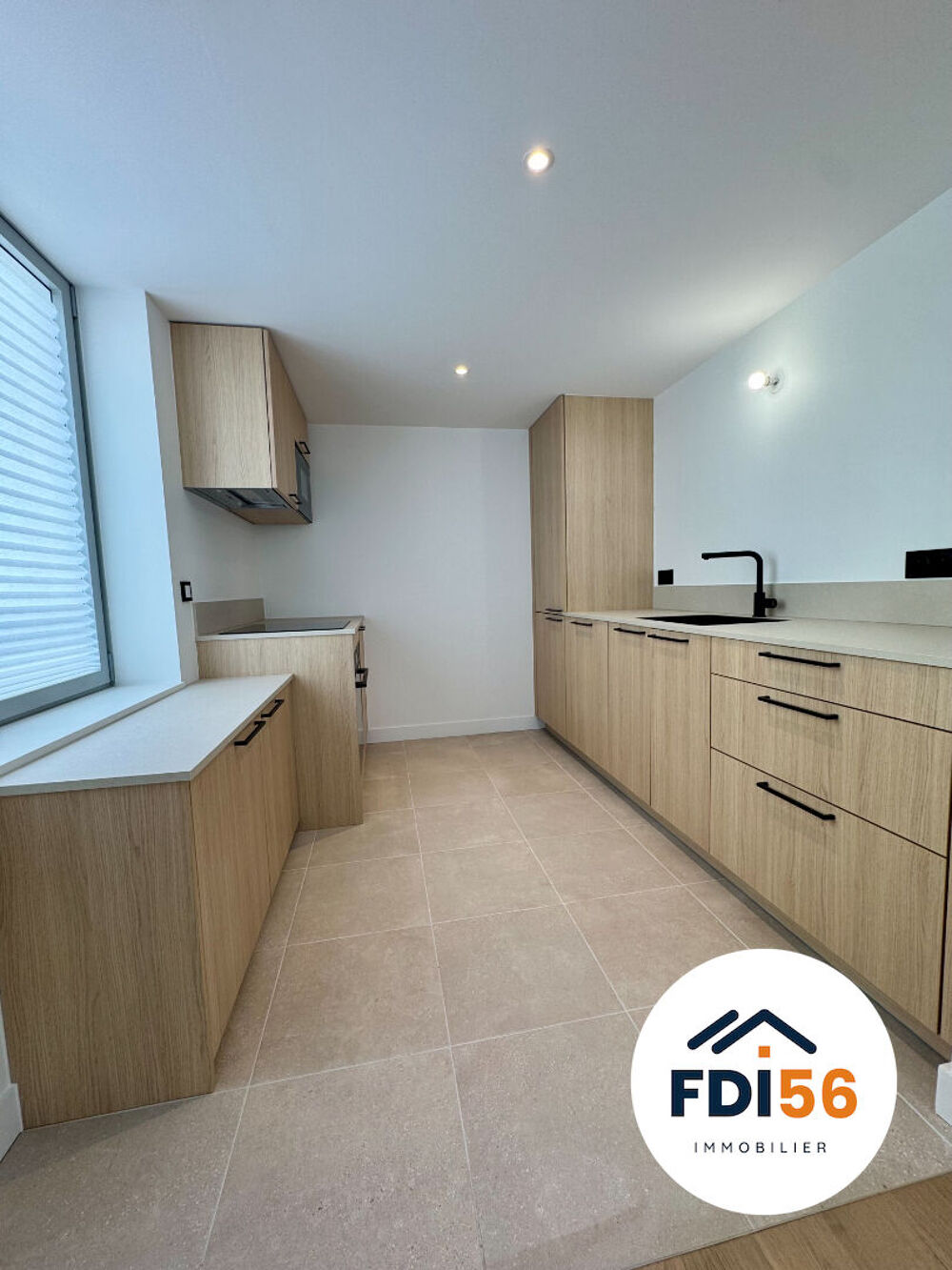 APPARTEMENT T4 DUPLEX 105M2 - CENTRE VILLE LORIENT - PARKING - RDC