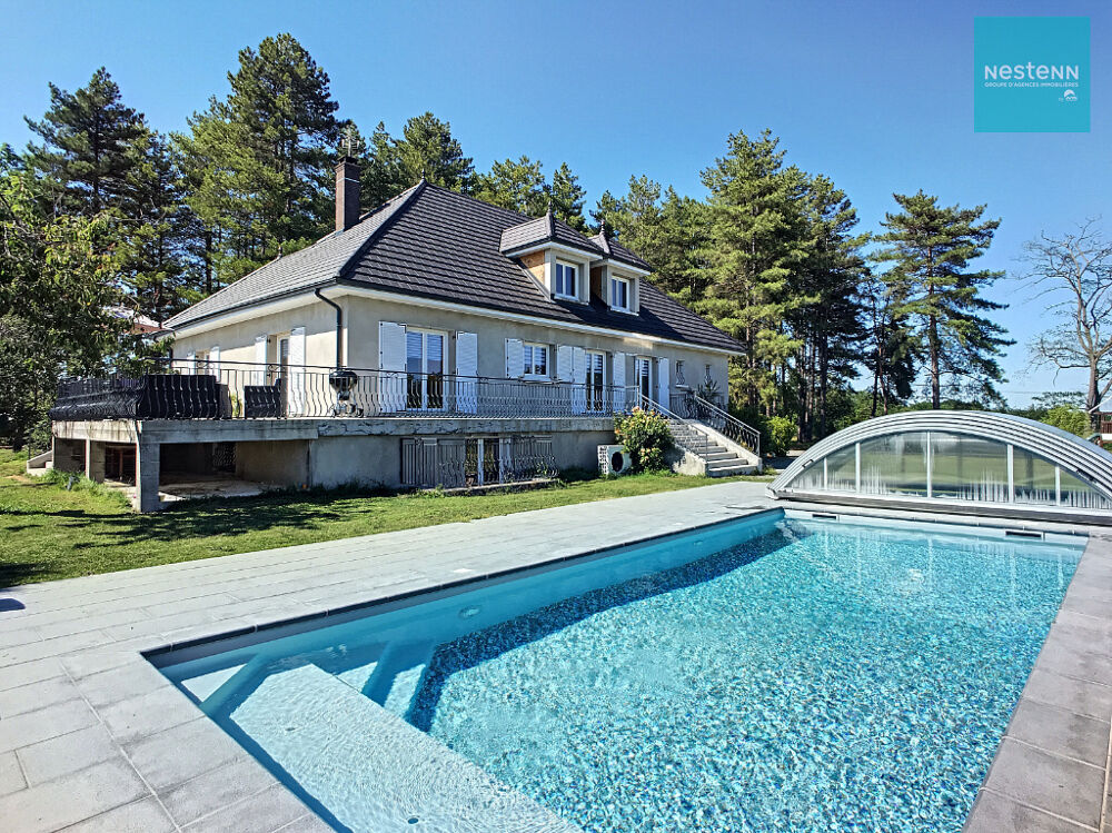 Maison 8 pièces 245 m² · à Chambeon · 245 m² · 429 000 €