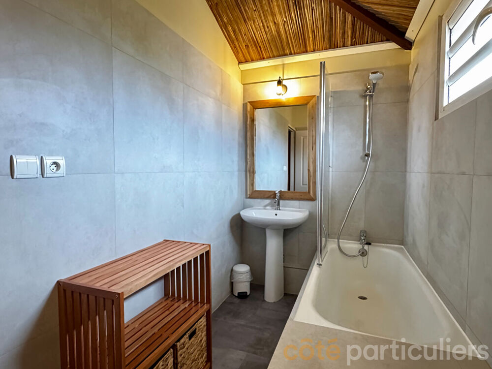 � vendre  Maison L' �tang-Sal� (97427)