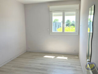  Appartement à louer 4 pièces 76 m²