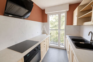  Appartement à louer 5 pièces 90 m²