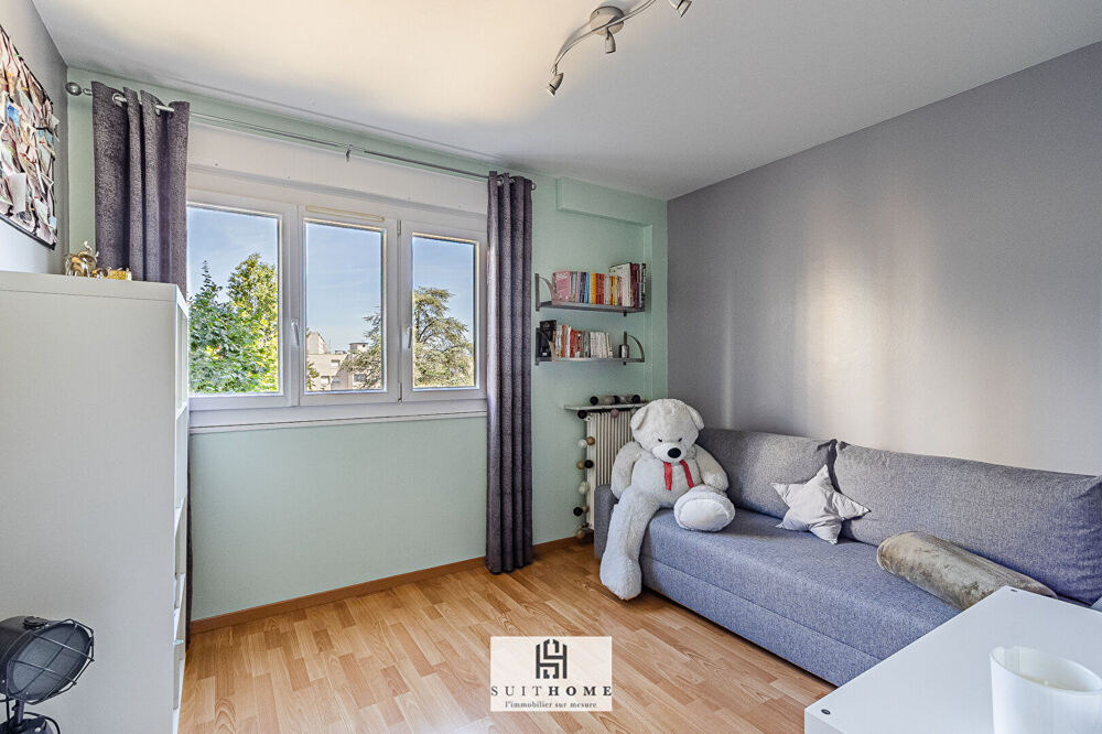 Vente Appartement BRON -La Pagère / Terraillon - Appartement familial 4 pièces de 81 m², 3 chambres, balcon et box fermé possible Bron