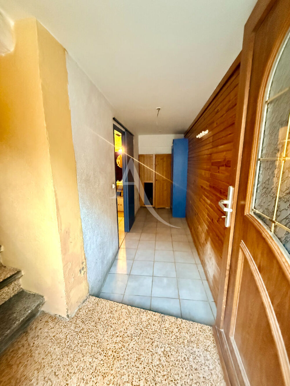 THUIR : Centre ville - maison de village, de 50 m² en R +2.