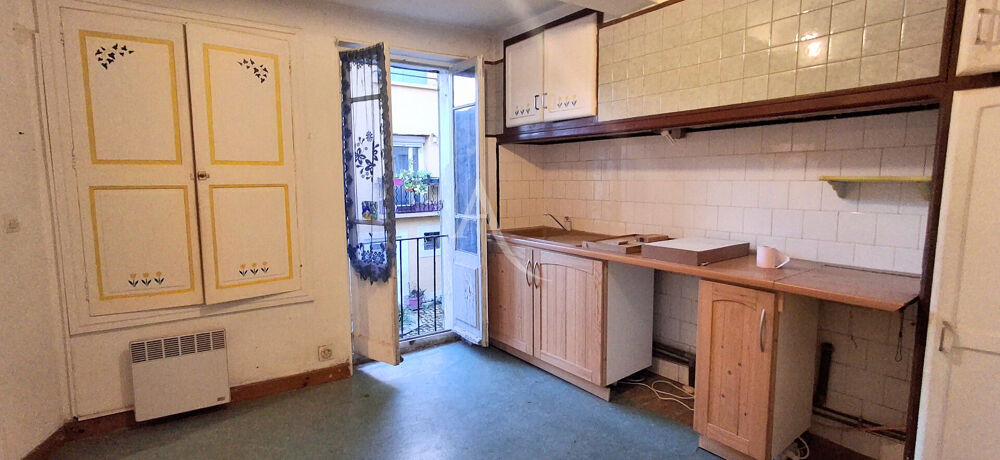 Maison de village, avec caves et garage 34600 LES AIRES