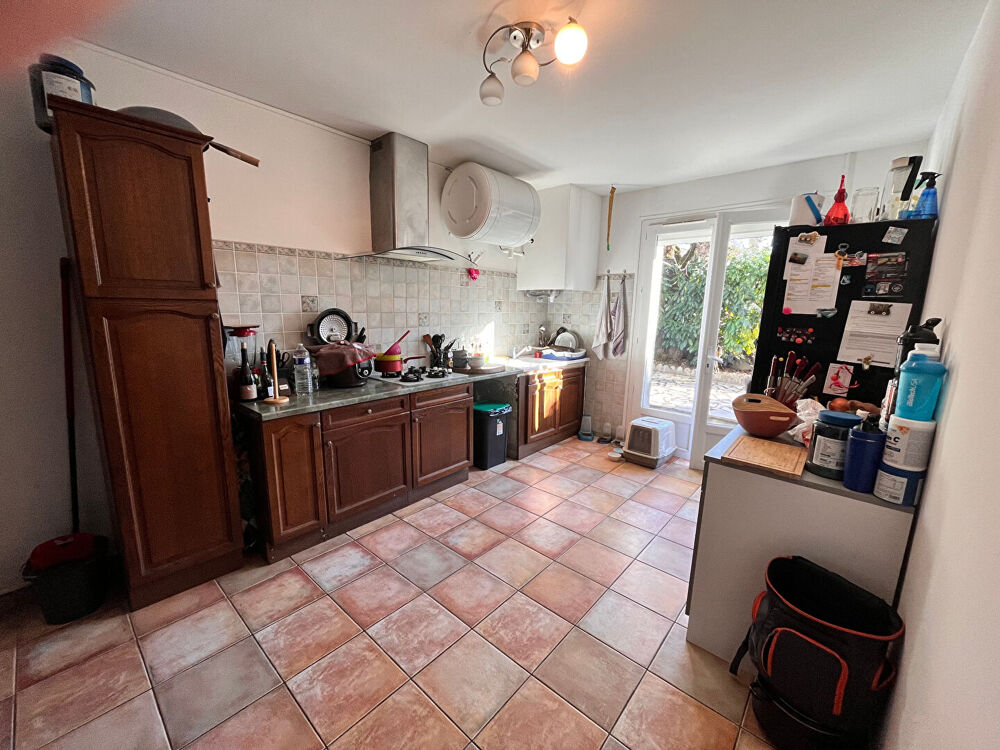 Vente Immeuble Immeuble en ville 2 appartements avec cours et garages Lafrancaise