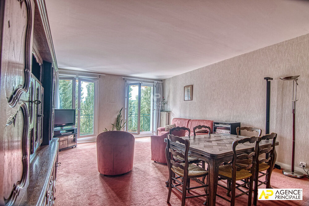 Vente Appartement Versailles Avenue de Paris appartement 5 pièces 125.17 m² carrez situé au 4ème étage avec ascenseur, cave, parking + box en opti Versailles