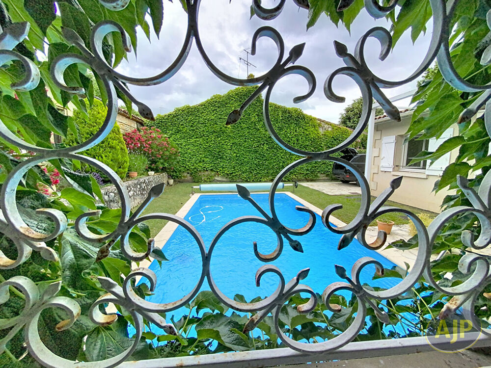 Vente Maison Blanquefort, Maison en pierres de taille 5 pièces 141 m2 Blanquefort
