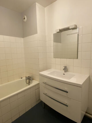  Appartement à louer 4 pièces 81 m²