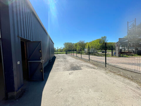   Local commercial -Entrepot + Bureaux  - Montlouis Sur Loire 