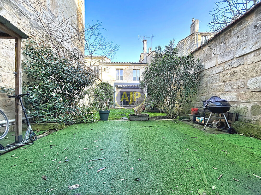 Maison familiale avec jardin et parking