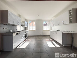  Appartement � louer 5 pi�ces 122 m�