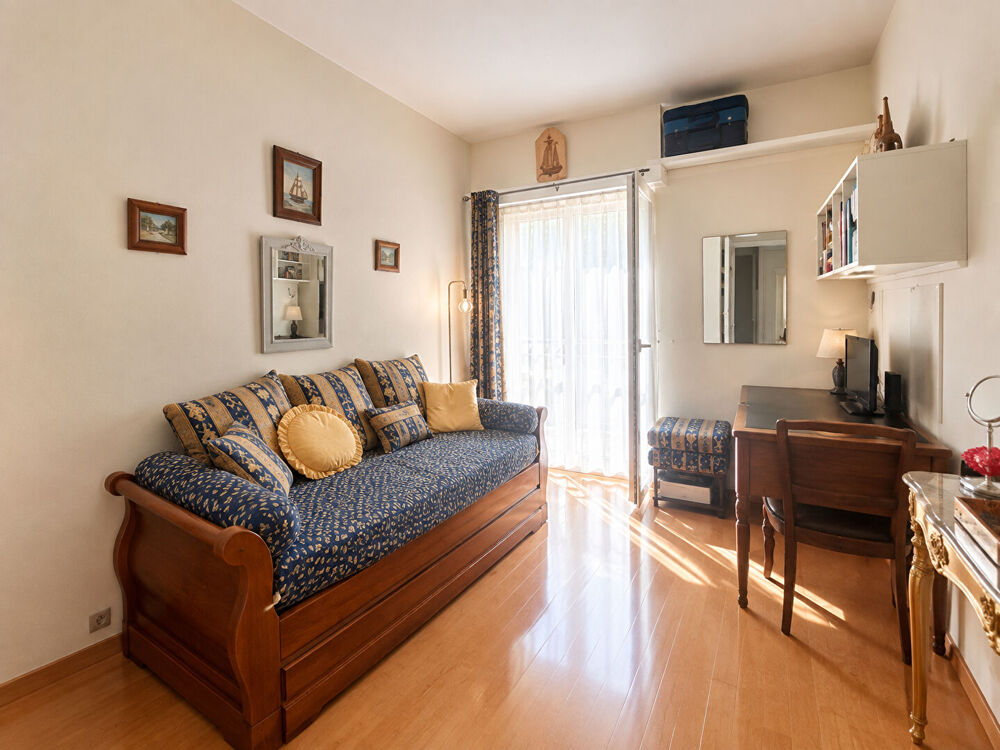 Vente Appartement rez de jardin  a proximité du centre ville Saint raphael