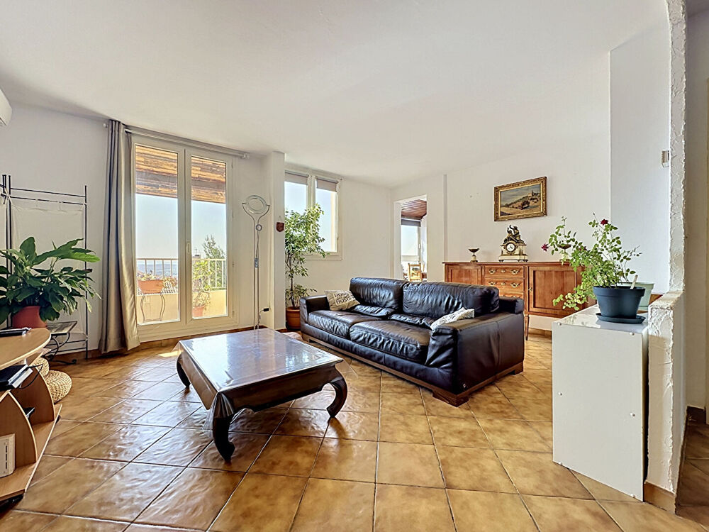 Appartement 5 pièces 112 m² Dernier Étage à Vendre à la Batarelle Marseille