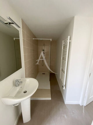 Appartement à louer 2 pièces 38 m²