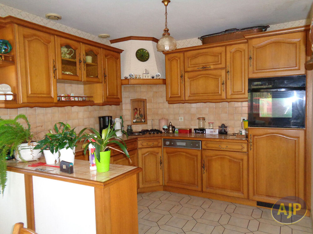 Maison Cruguel 8 pièce(s) 126.62 m2