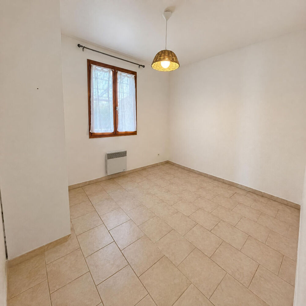 Location Maison Maison de plain-pied de 80 m² avec piscine - La Fare les oliviers La fare les oliviers