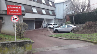  Parking / Garage à louer 