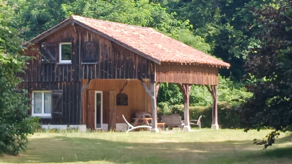 2 belles maisons landaises avec piscine et airial (revenus gîte)