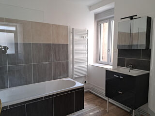  Appartement à louer 3 pièces 55 m²