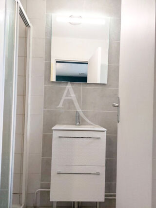  Appartement à louer 2 pièces 27 m²