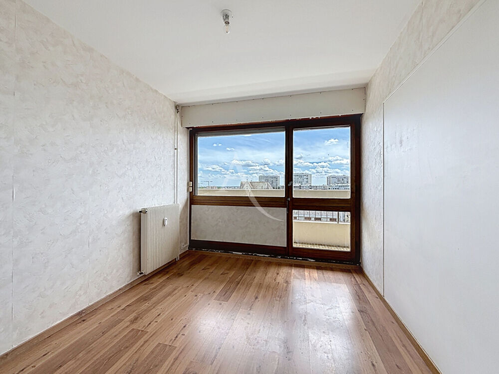 BD SAINT MICHEL - T4 NON MEUBLE - DISPONIBLE DE SUITE