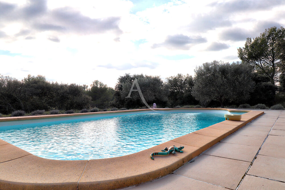 VILLA T4 LUMINEUSE AU CALME AVEC JARDIN DE 1300M2 PISCINE ET ATELIER