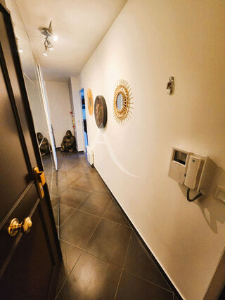  Appartement à louer 4 pièces 81 m²