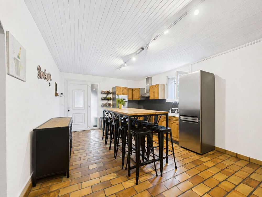 Vente Maison Maison familiale de 126 m2 avec 4 chambres et jardin arboré de 1 208 m² Bourg les valence