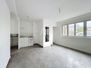  Appartement à louer 2 pièces 33 m²