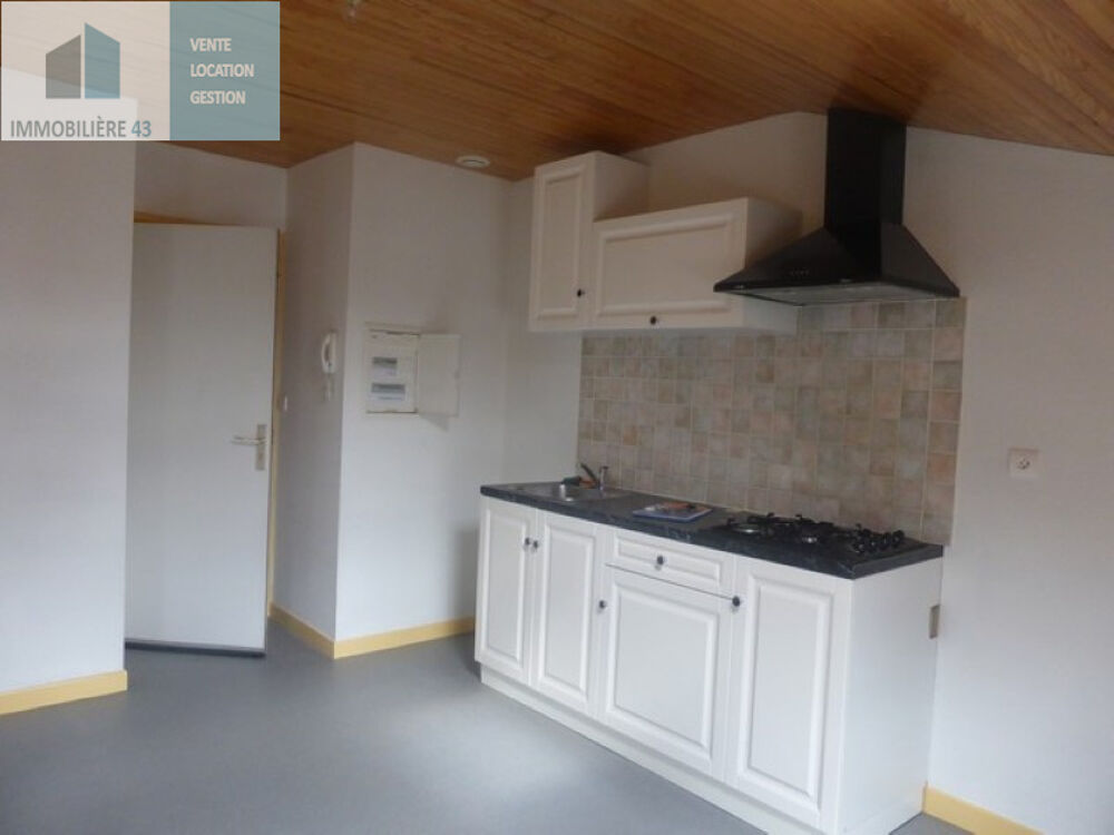 T1 CUISINE EQUIPEE LE PUY EN VELAY - 1 pièce(s) - 22 m2