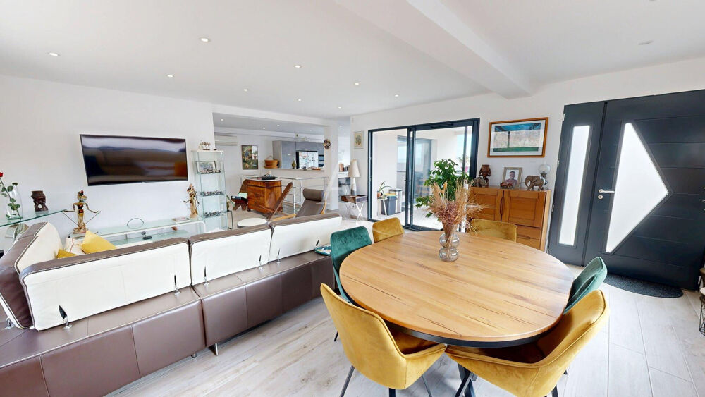 Hauts de Narbonne, Villa contemporaine, 3 chambres, garage, piscine.