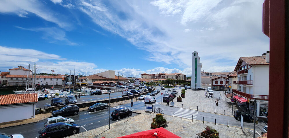 Vue sur le port de Ciboure
