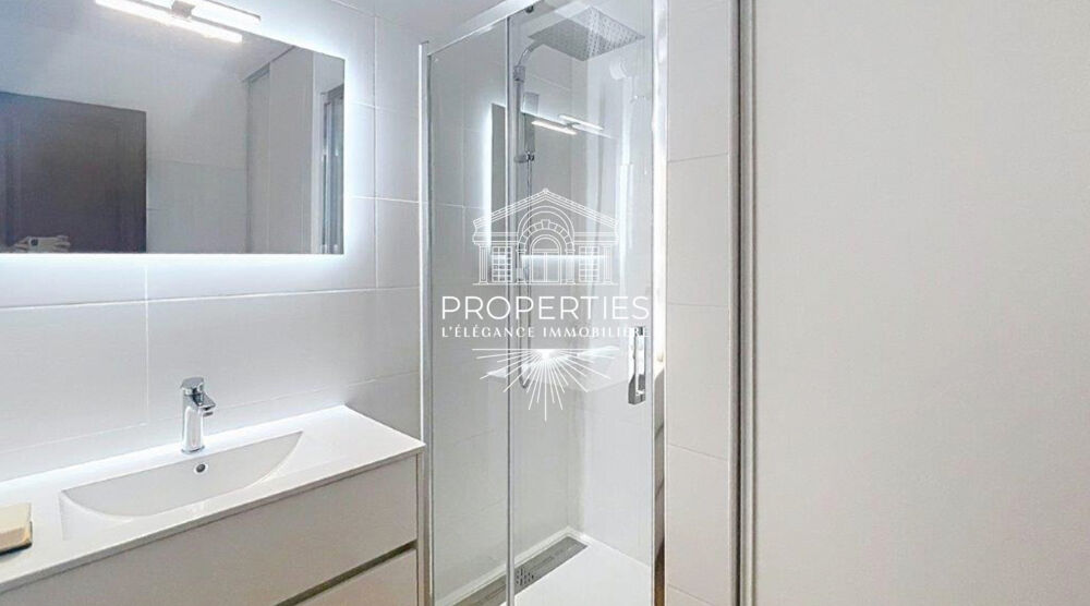 Vente Appartement LE LAVANDOU  PRAMOUSQUIER- T2 - 32 M² - TERRASSE - VUE MER - GARAGE Le lavandou
