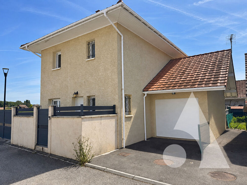 Maison familiale lumineuse avec jardin à Douvaine