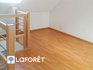 Appartement à louer 3 pièces 56 m²